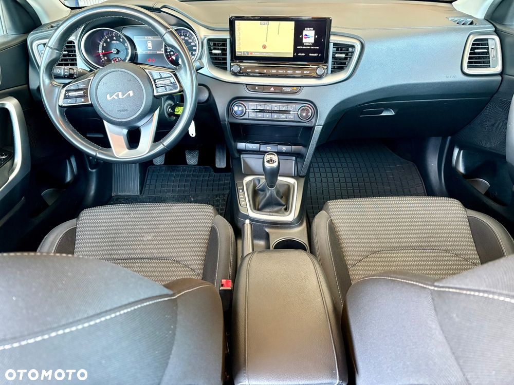 Kia Ceed 1.5 T-GDI M - 13