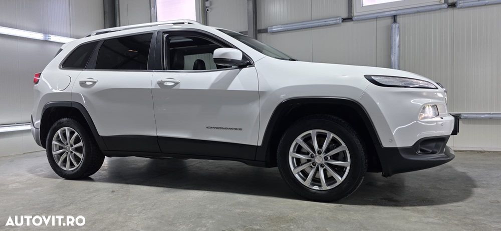 Jeep Cherokee - 27