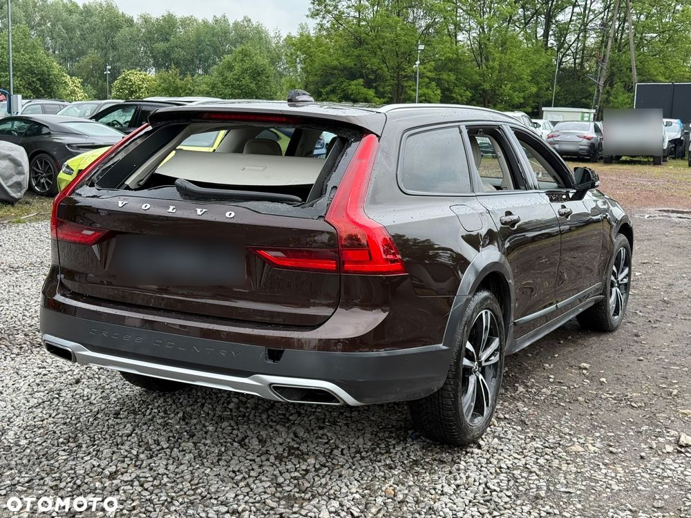 Volvo V90 Cross Country D5 AWD - 4
