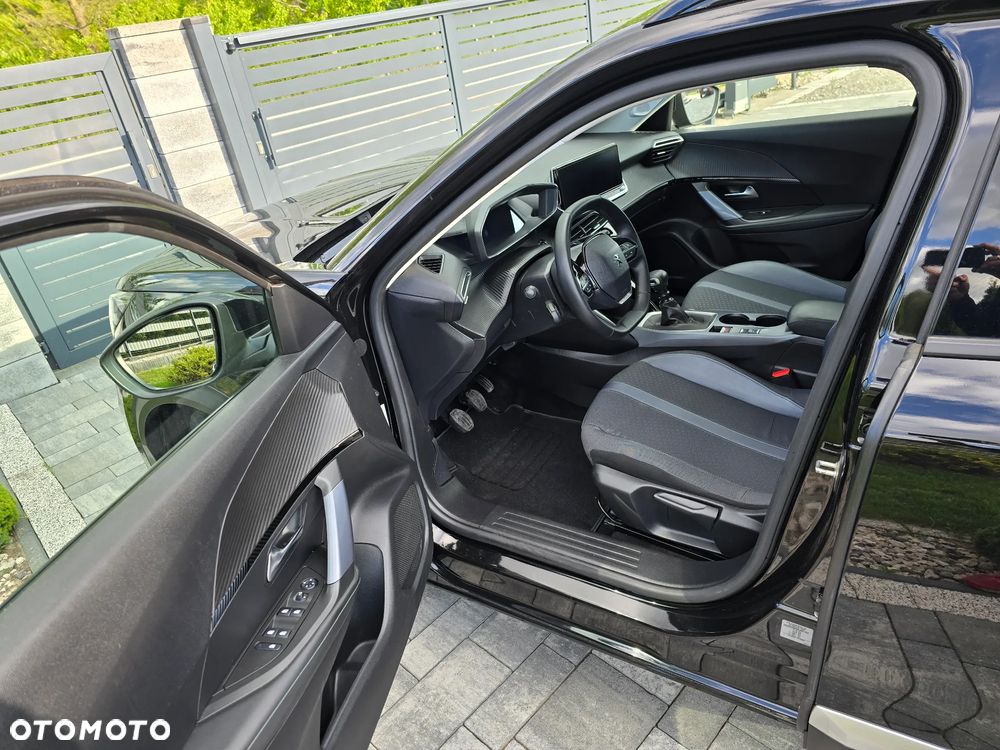 Peugeot 2008 1.2 PureTech GT Line S&S - 6