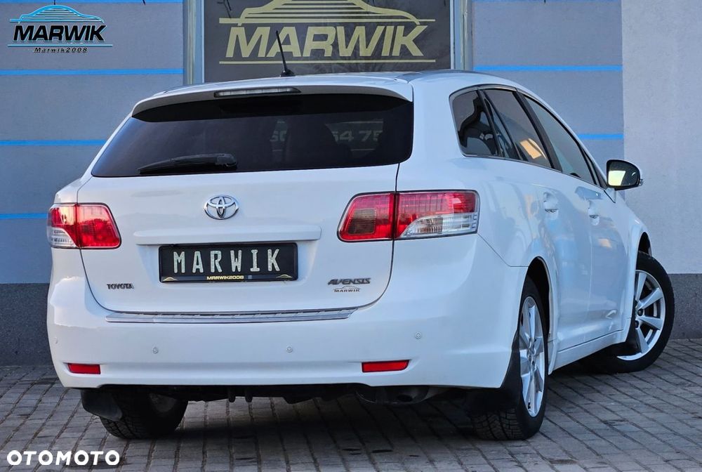 Toyota Avensis - 13