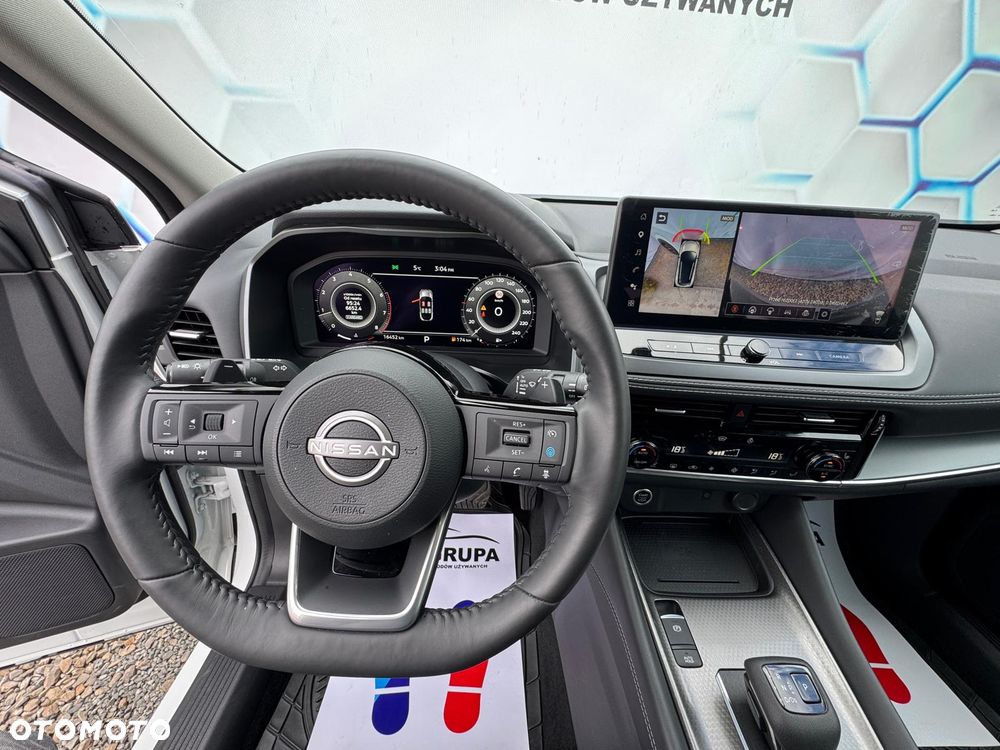 Nissan Qashqai 1.3 DIG-T N-Connecta DCT - 24