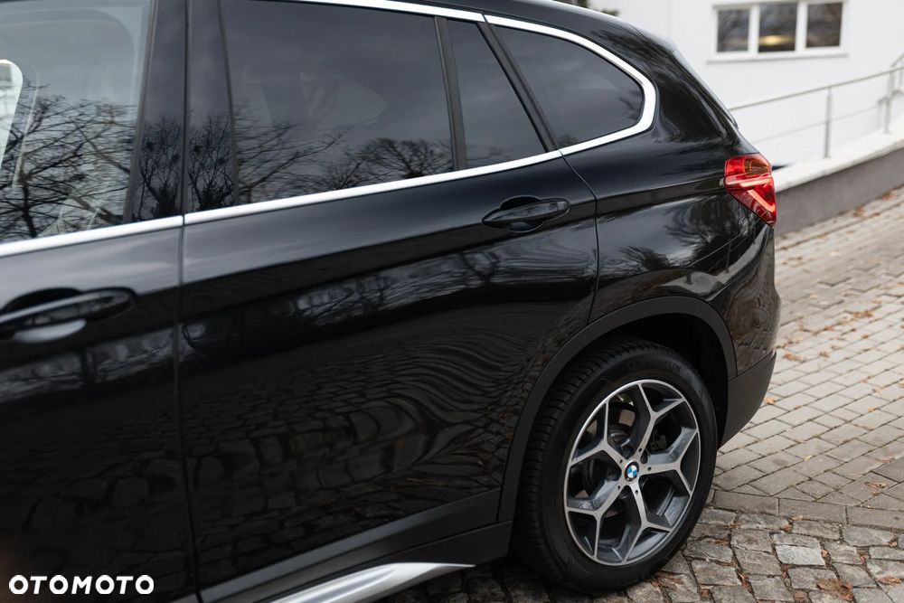 BMW X1 sDrive20i GPF xLine - 4