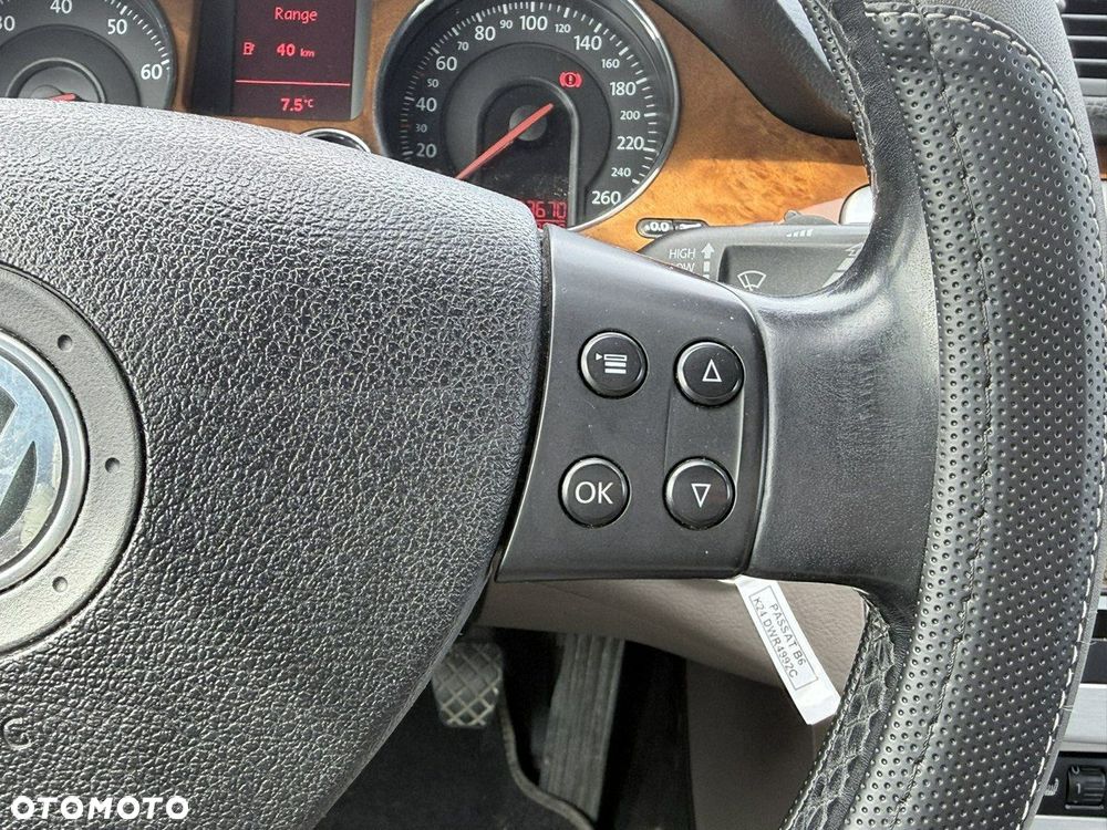 Volkswagen Passat Variant 1.8 TSI Highline - 29