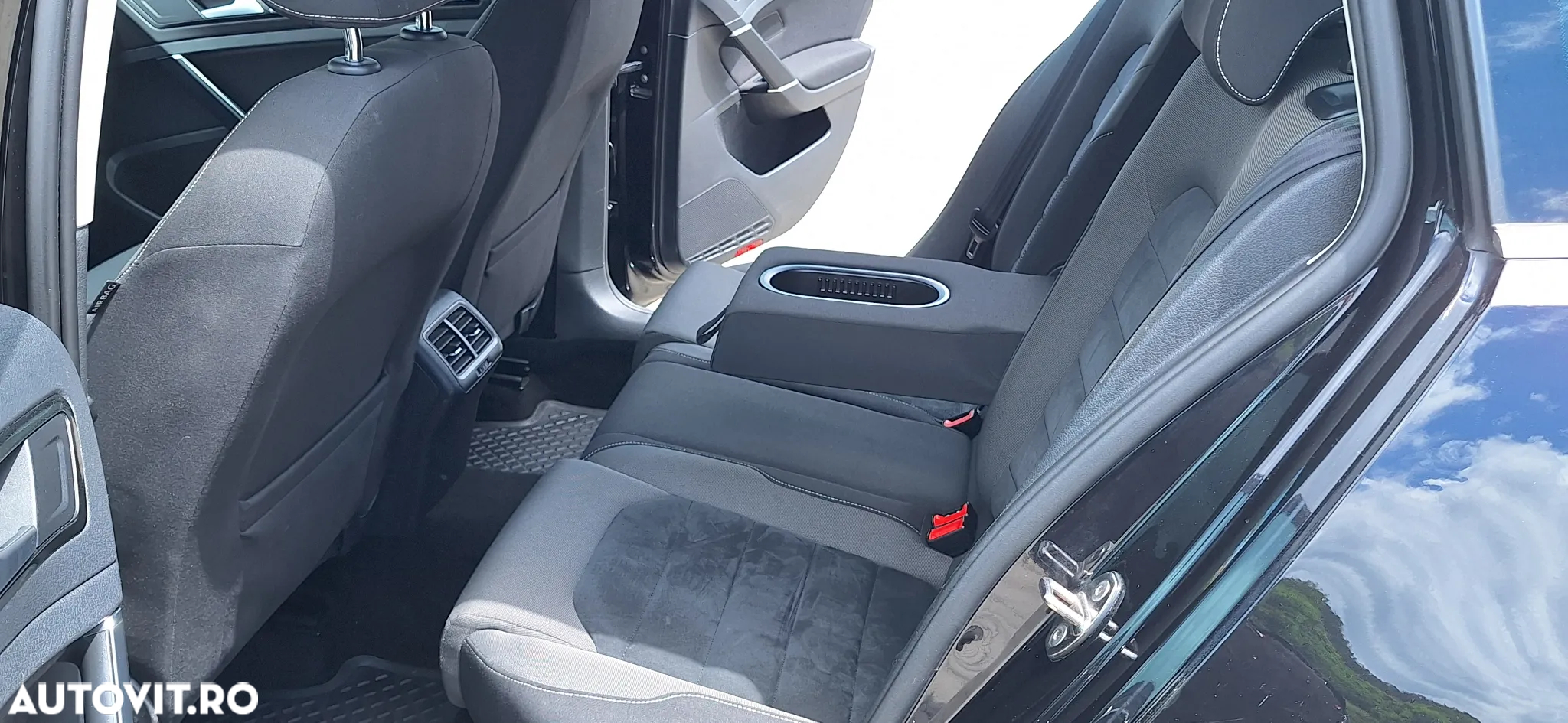 Volkswagen Golf 2.0 BlueTDI DSG Highline - 8