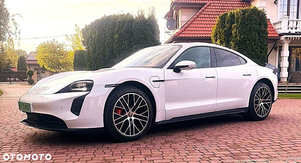 Porsche Taycan - 12