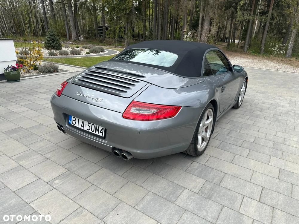 Porsche 911 Carrera 4 S - 4