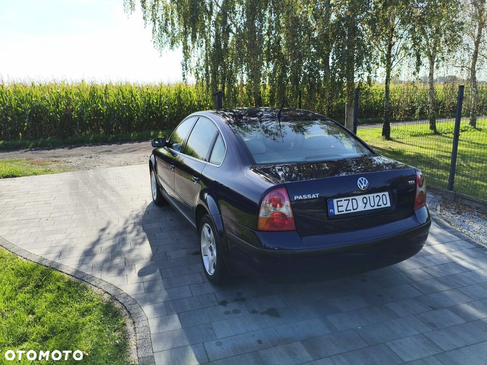 Volkswagen Passat - 4