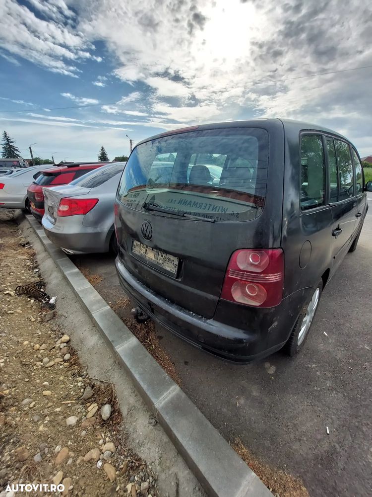 Dezmembrez Volkswagen Touran - 7