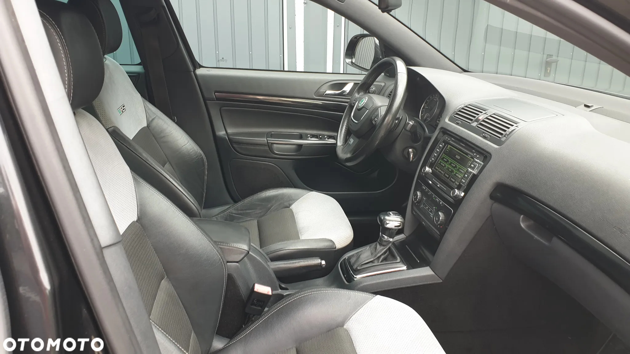 Skoda Octavia Combi 2.0 TDI DPF DSG RS - 13