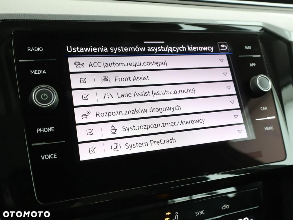 Volkswagen Passat Variant 2.0 TDI SCR DSG Business - 28