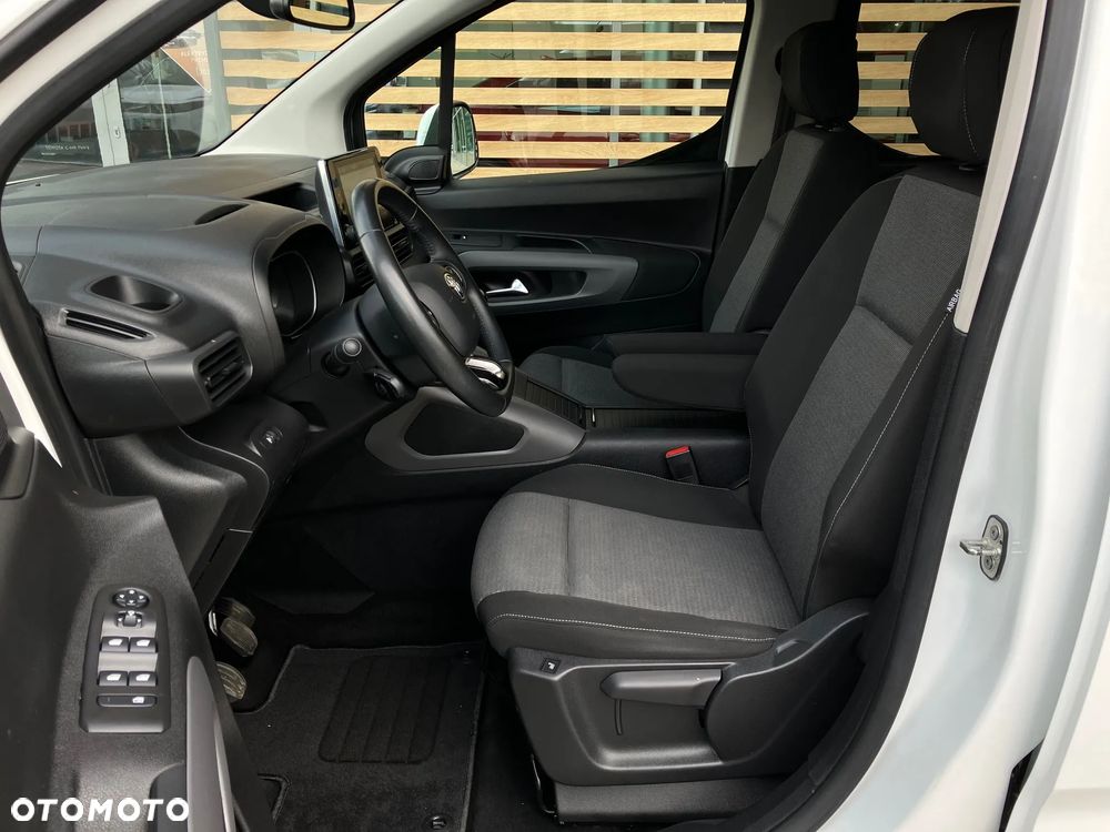 Toyota Proace City Verso 1.2 Turbo L1 Team Deutschland - 38