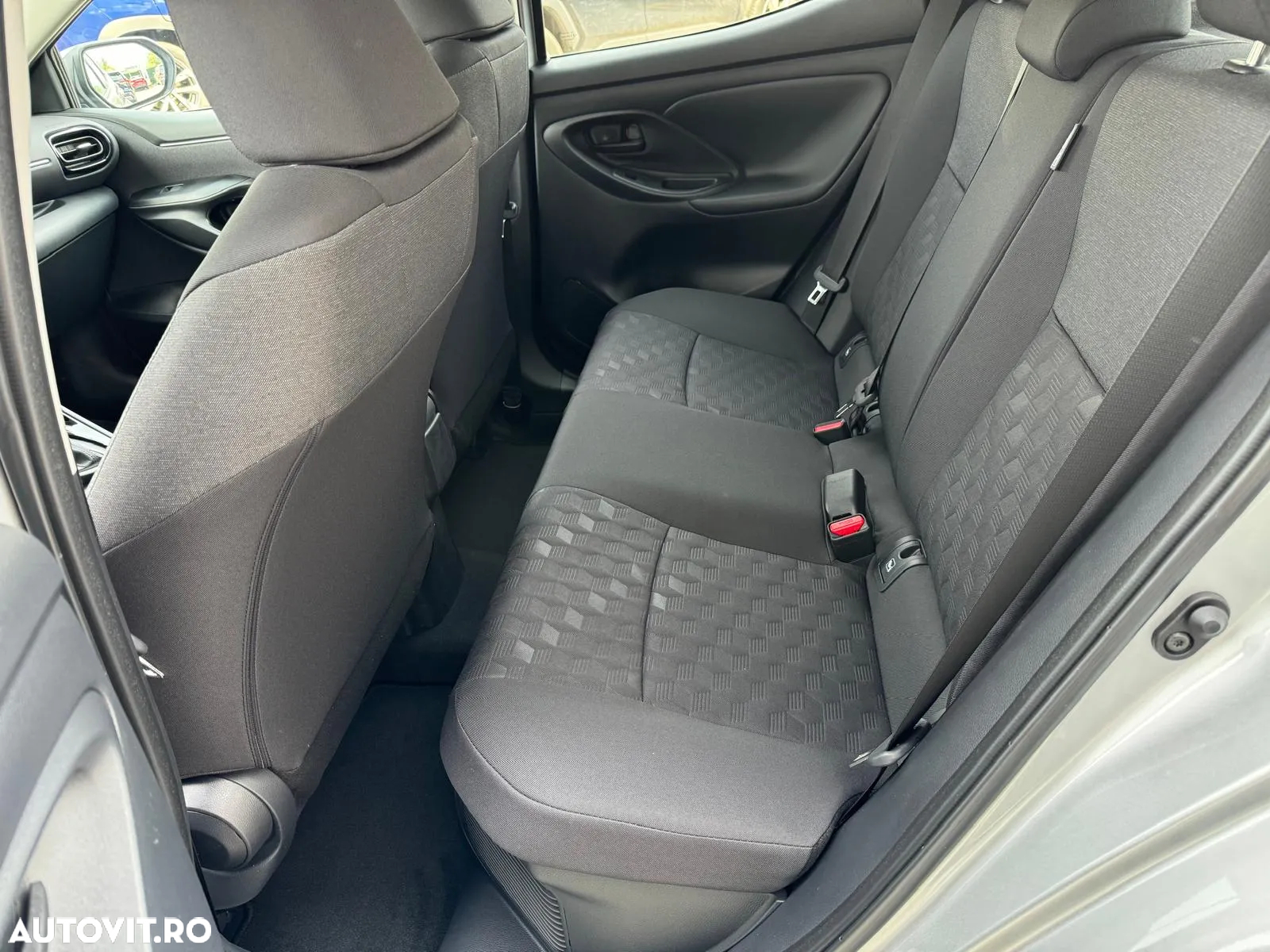 Toyota Yaris 1.5 116 CP HEV Dynamic - 9