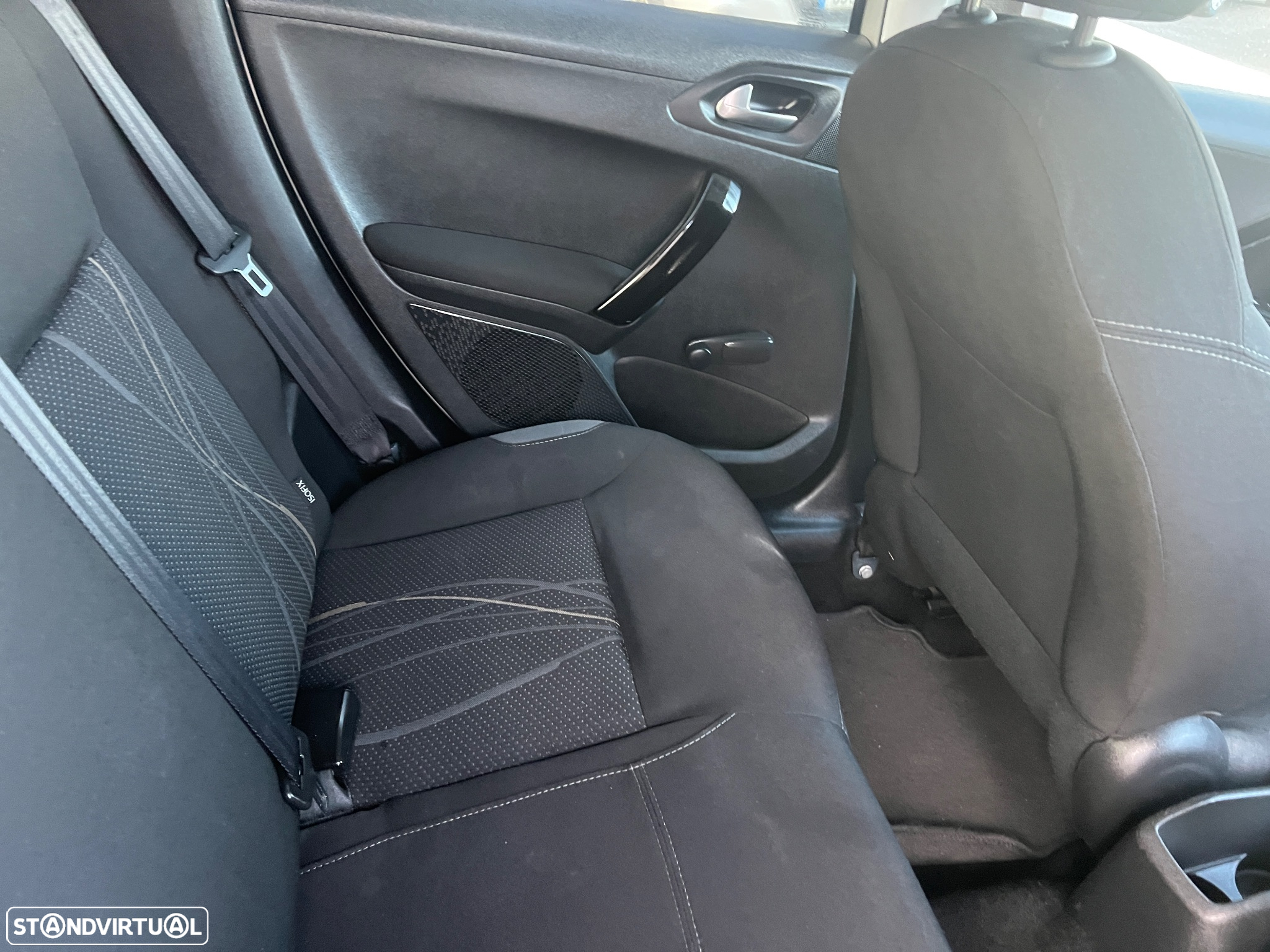 Peugeot 208 1.4 HDi Active - 20
