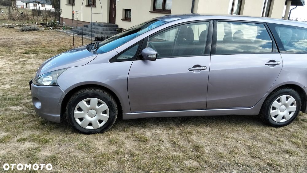 Mitsubishi Grandis - 5