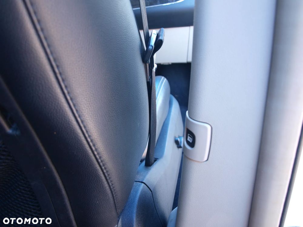 Chrysler Town & Country - 20