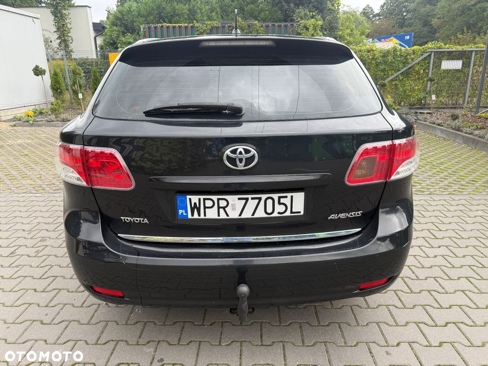 Toyota Avensis - 5