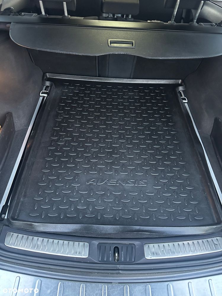 Toyota Avensis 2.0 Sol EU5 MS - 8