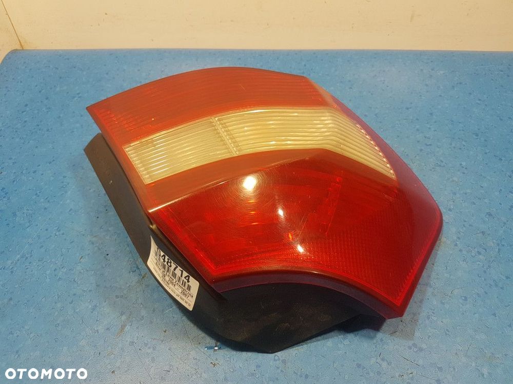 BMW 1 E87  LAMPA TYŁ LEWA ZEWNĘTRZNA - 6
