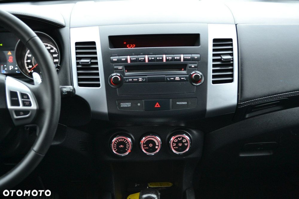 Mitsubishi Outlander 2.0 Intense 2WD CVT - 11