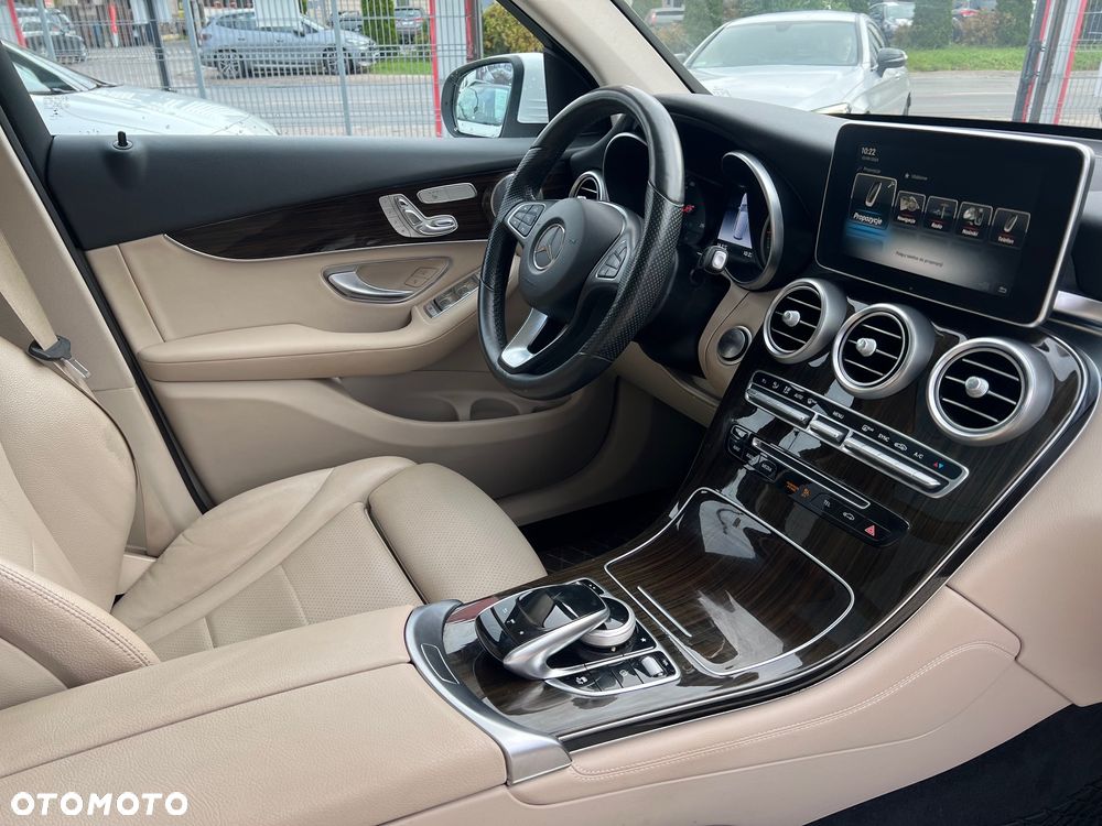 Mercedes-Benz GLC 300 Coupe 4Matic 9G-TRONIC - 7