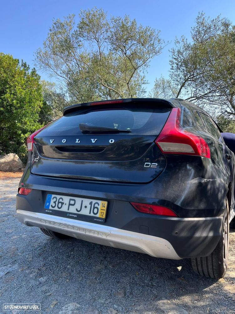 Volvo V40 Cross Country - 4