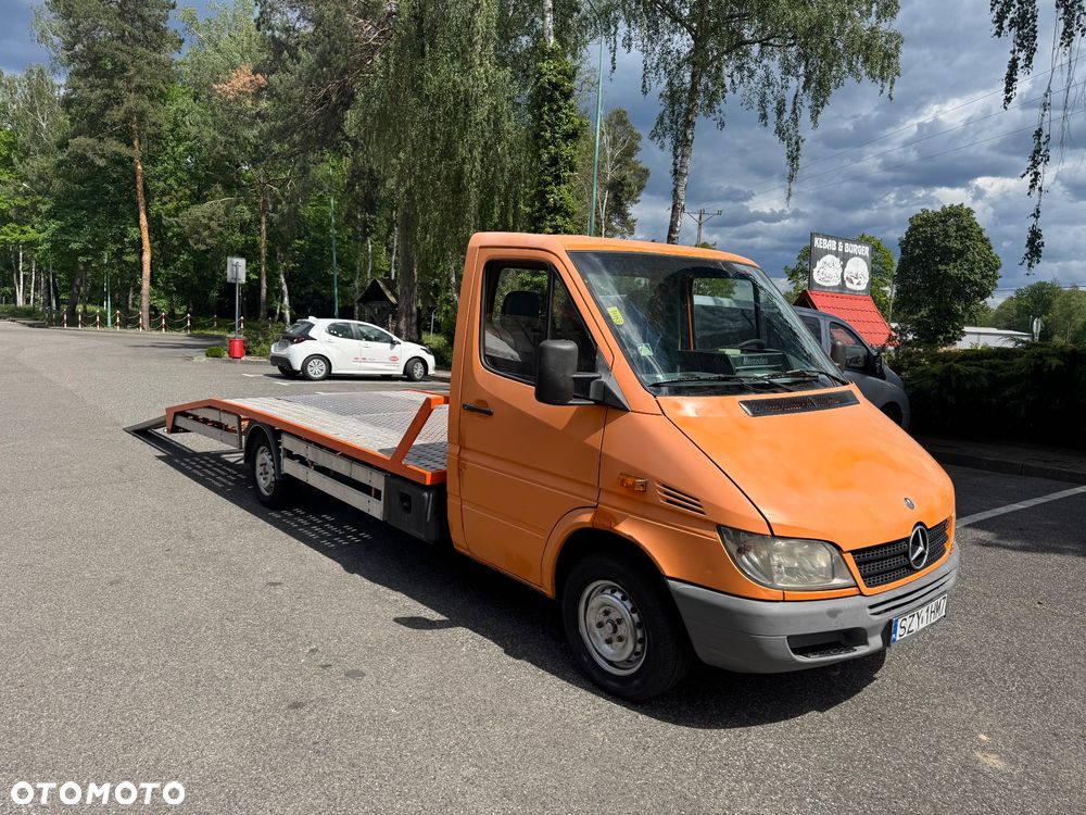 Mercedes-Benz Sprinter - 13