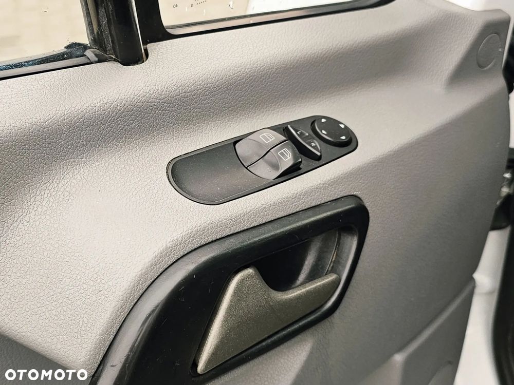 Mercedes-Benz Sprinter - 21