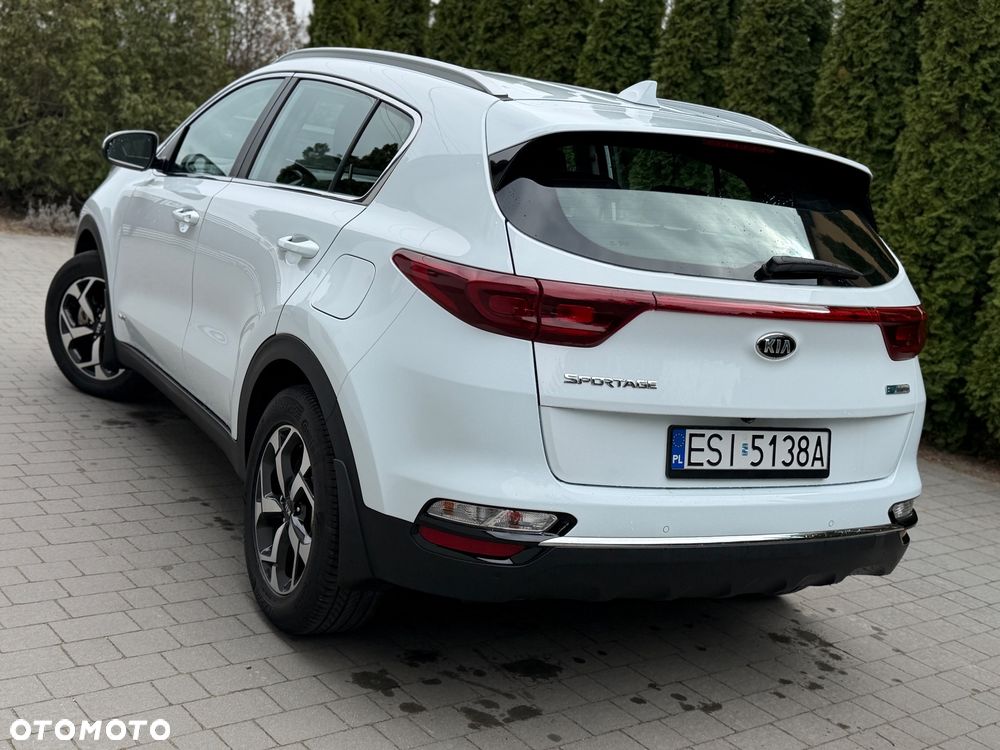Kia Sportage 1.6 CRDI AWD Eco-Dynamics+ (48V M-H) DCT PLATINUM - 4