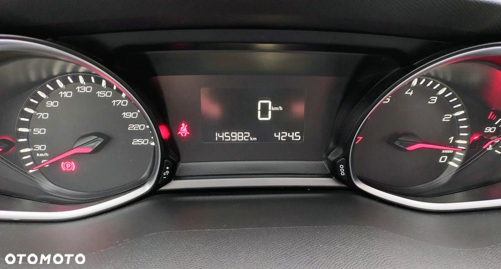 Peugeot 308 1.6 THP Active - 8