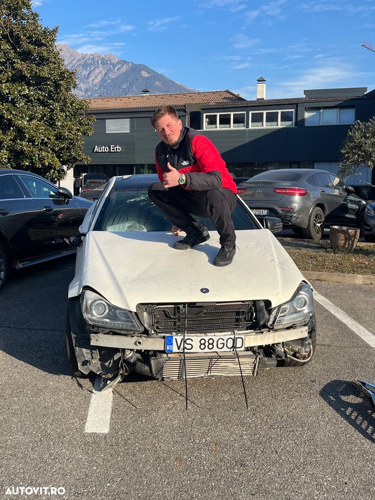 Mercedes-Benz C - 24