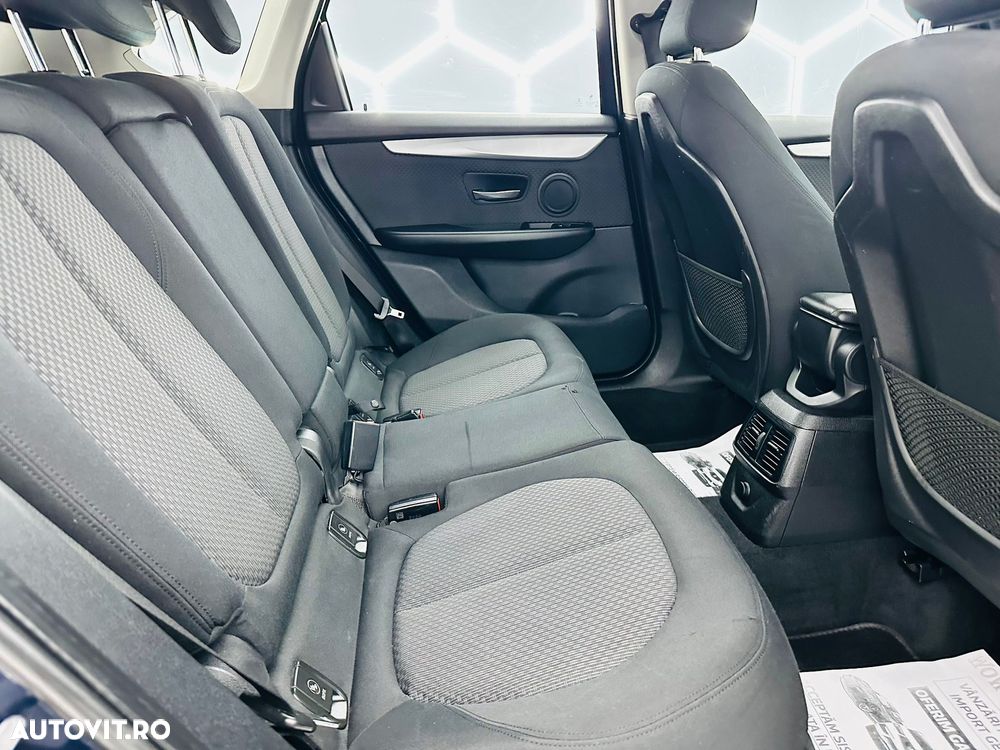 BMW Seria 2 218d - 7