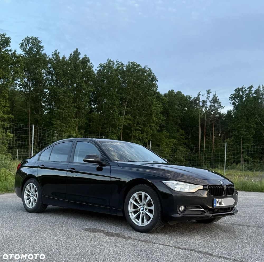 BMW Seria 3 320i - 5