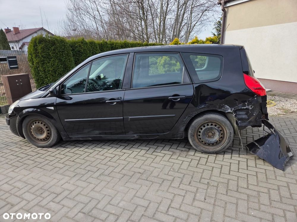 Renault Scenic 1.9 dCi FAP Avantage - 3