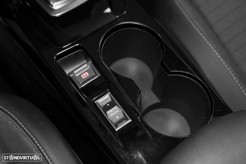 Peugeot e-2008 Allure - 30