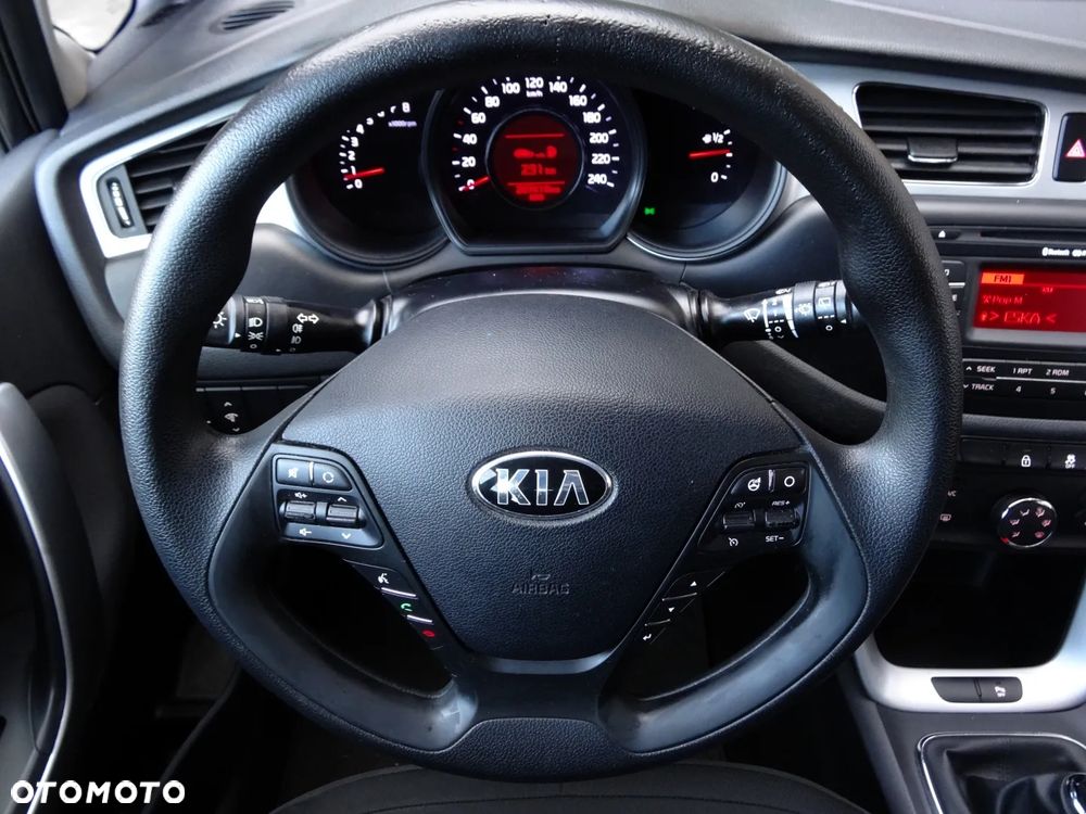 Kia Ceed 1.4 CVVT Attract - 27