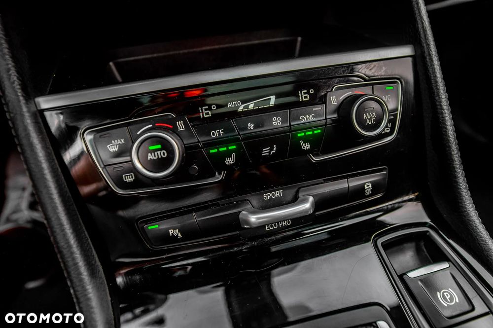 BMW Seria 2 220d xDrive M Sport - 34