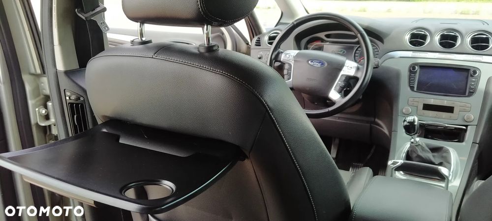 Ford S-Max - 10
