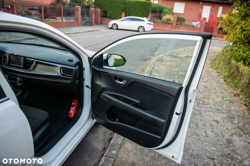 Kia Rio 1.2 Business Line Plus - 26