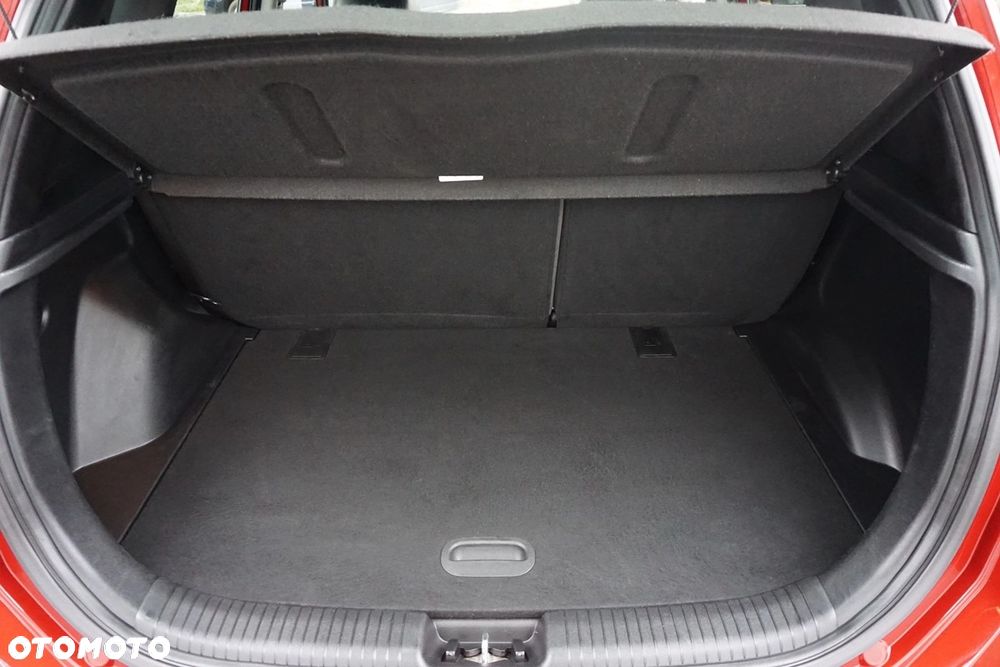 Hyundai ix20 1.4 Premium blue - 37