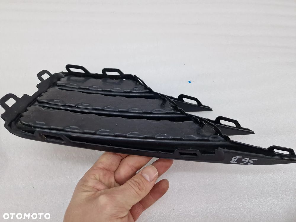 VW E-GOLF / GOLF VII 7 5GE 16- LEWA / PRAWA KRATKA BOCZNA ZDERZAKA PRZEDNIEGO PRZÓD , NR 5GE853666D / 5GE853665D , NR AUKCJI E/36 - 9