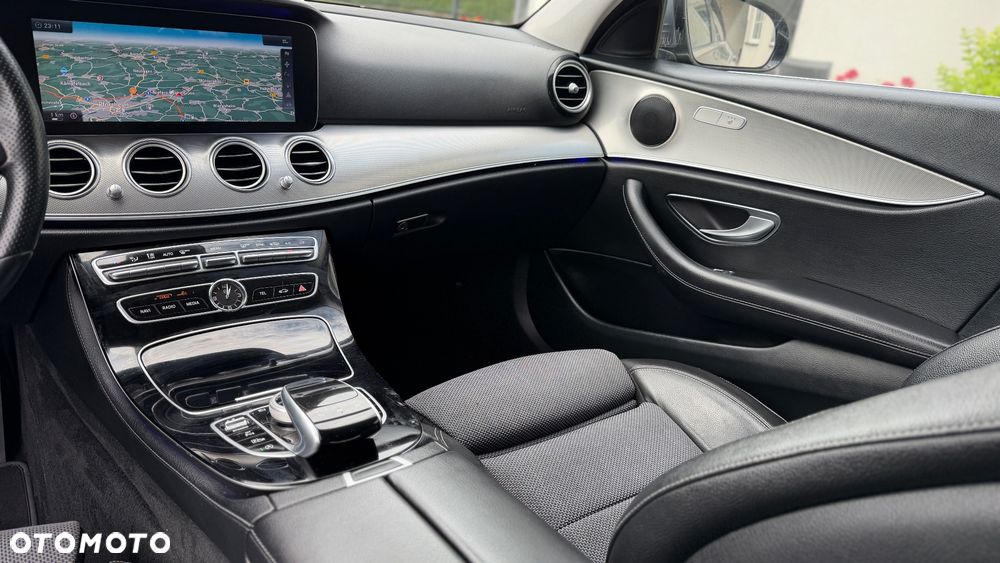 Mercedes-Benz Klasa E 220 d 4Matic 9G-TRONIC - 29
