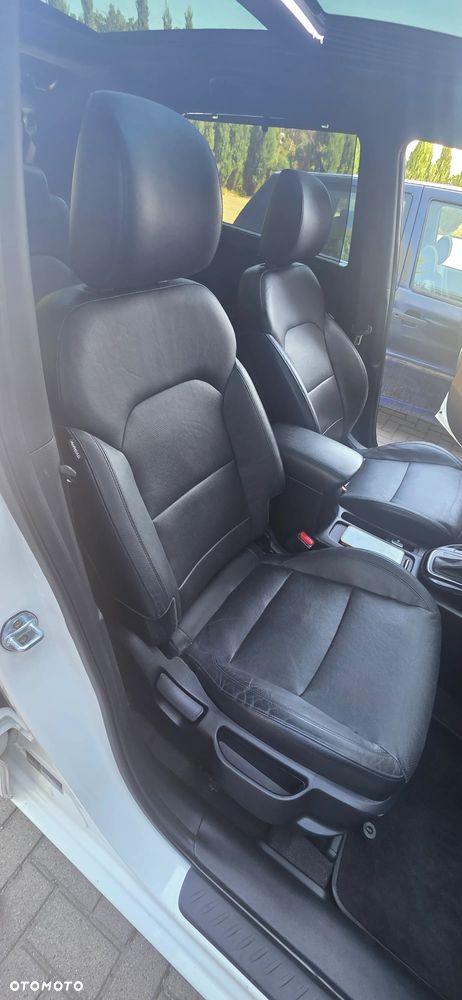 Kia Carens 1.7 CRDi 141 ISG Spirit - 36