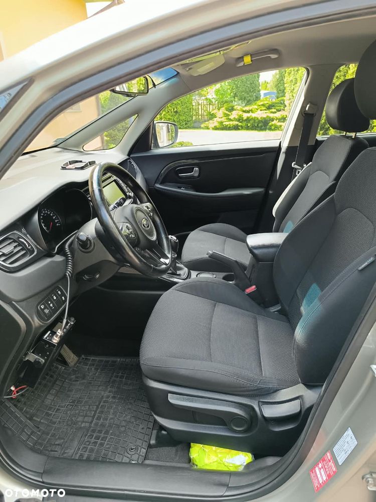Kia Carens 2015 photo 5