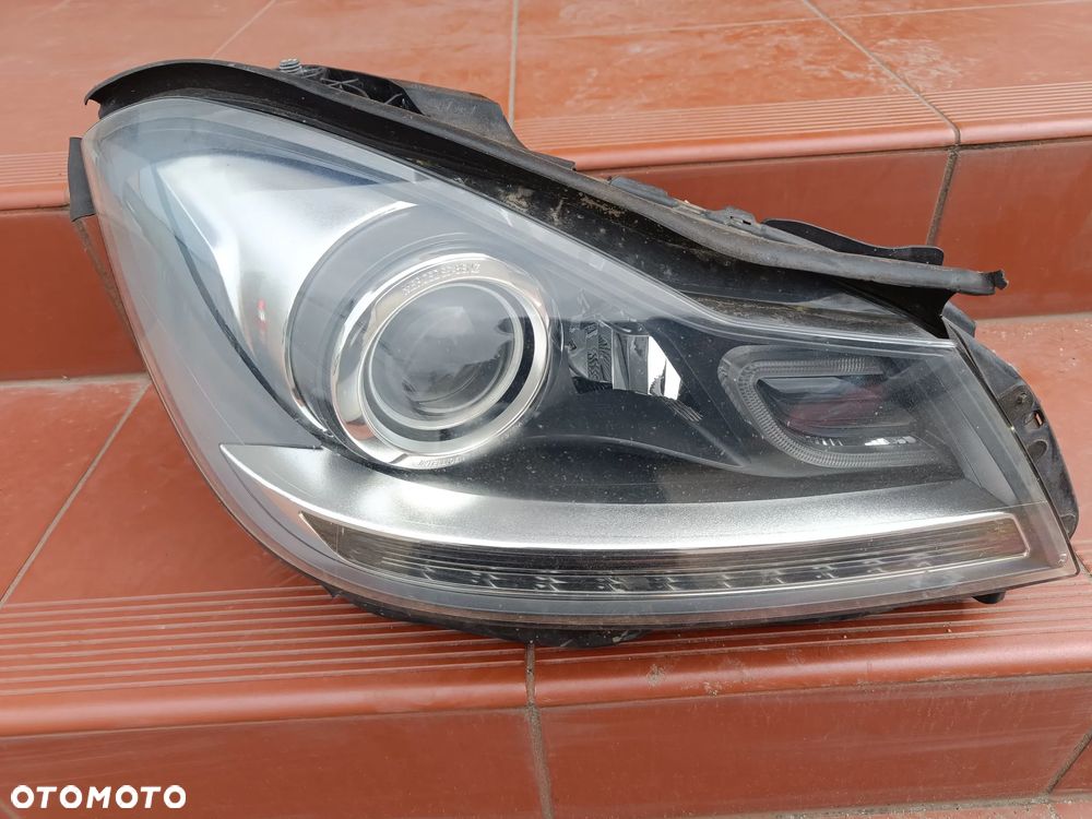 MERCEDES W204 Coupe Lift Lampa Xenon Skrętny ILS Prawa Lewa Przód Przednia - 12