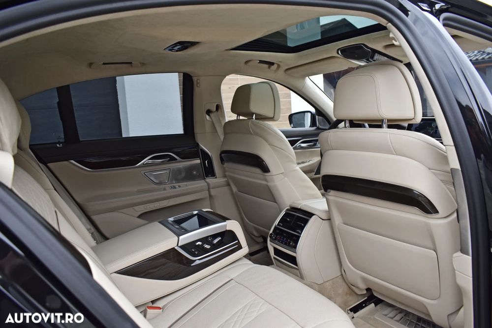 BMW Seria 7 745e - 15
