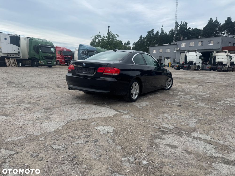 BMW Seria 3 320d - 4