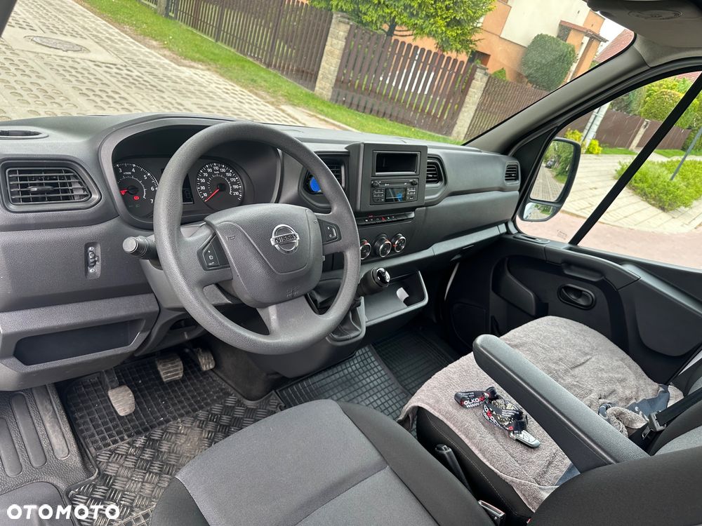 Nissan Interstar - 12