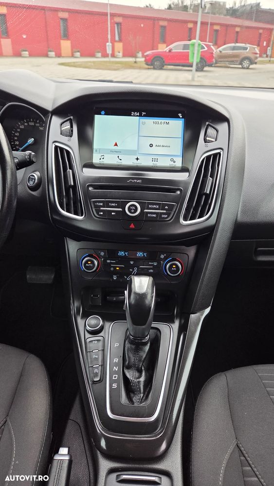 Ford Focus 1.5 EcoBlue Start-Stopp-System Aut. TITANIUM - 7