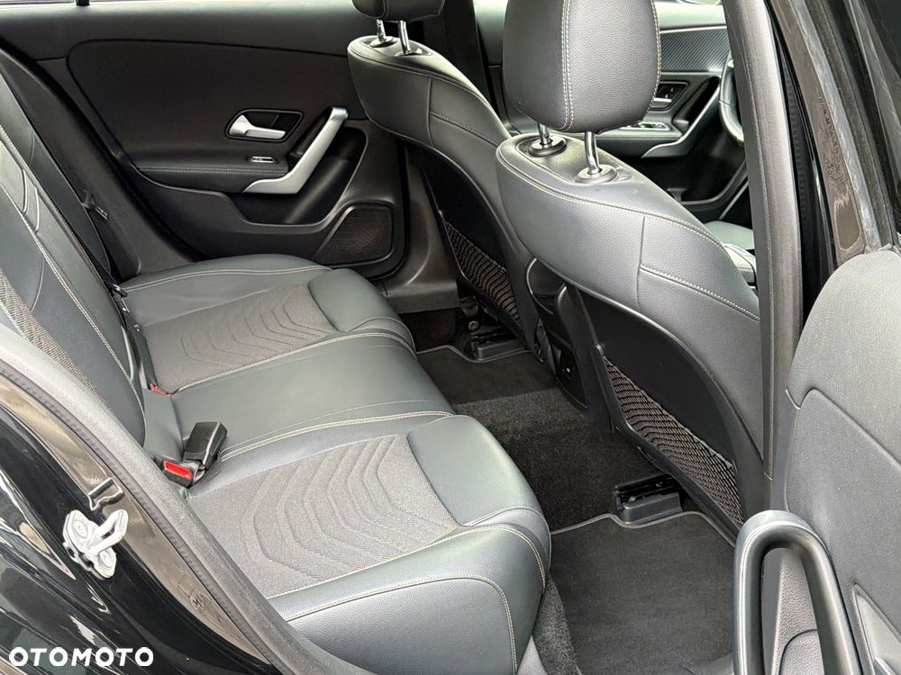Mercedes-Benz Klasa A 200 7G-DCT Special Edition - 38